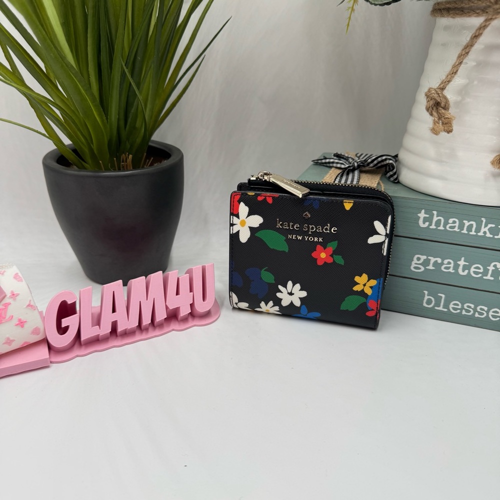 Kate Spade Staci Small Slim Bifold Wallet in Black Multi Floral - Picture 1 of 5